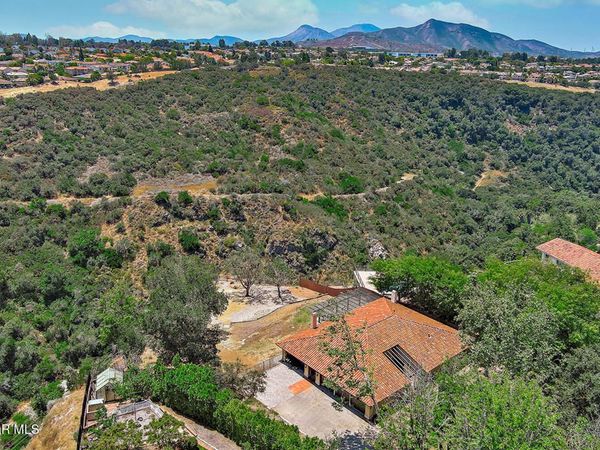 1810 Calle Salto, Thousand Oaks, CA 91360