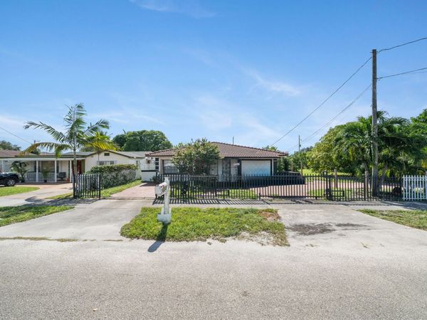 5720 Flagler Street, Hollywood, FL 33023
