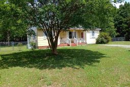 221 Pecan Drive photo 4