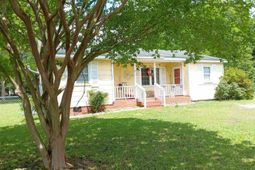 221 Pecan Drive photo 4