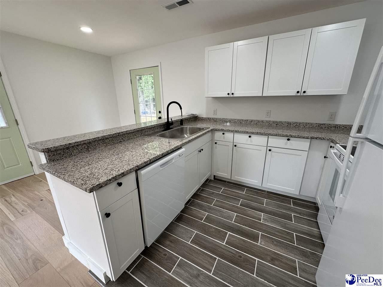 96 Chapman Drive Photo 6
