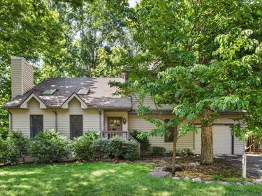 171 KAYLOR CIR, MCGAHEYSVILLE, VA 22840