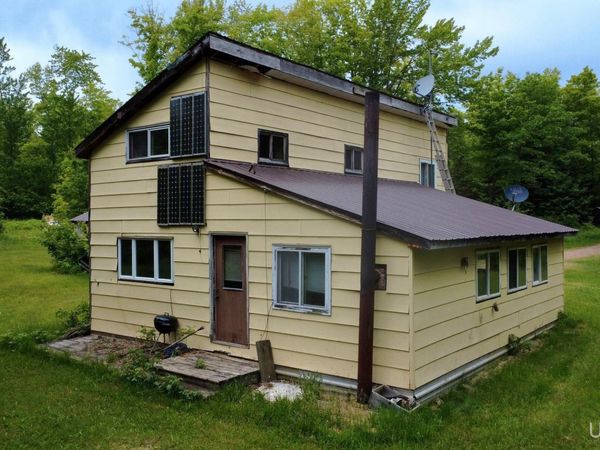 54335 Gay Road, Schoolcraft Twp, MI 49945