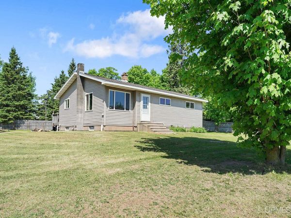 N5797 Eben Road, Rock River Twp, MI 49825