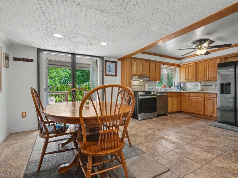 142 Van Evera Road, Tallmadge, OH 44278 Photo 8