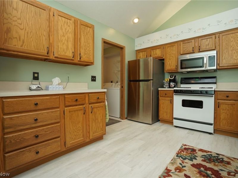 695 E Western Reserve Road, Unit 702, Poland, OH 44514 Photo 10
