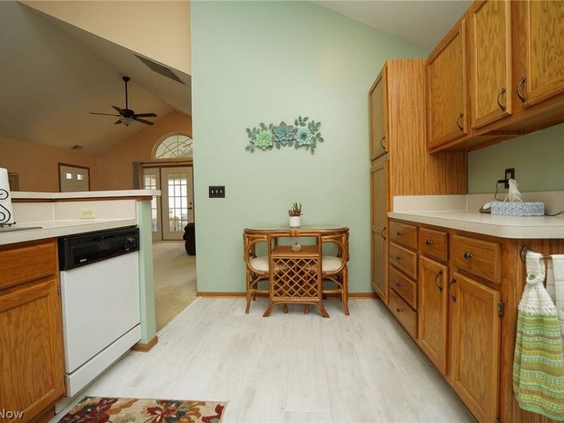 695 E Western Reserve Road, Unit 702, Poland, OH 44514 Photo 15