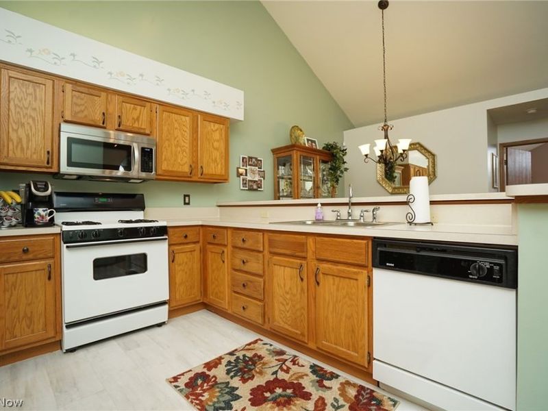 695 E Western Reserve Road, Unit 702, Poland, OH 44514 Photo 17