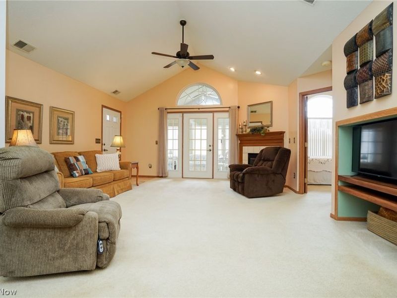 695 E Western Reserve Road, Unit 702, Poland, OH 44514 Photo 4