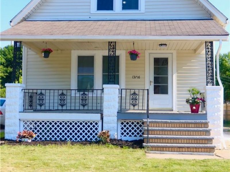13716 Tyler Avenue, Cleveland, OH 44111 Photo 2