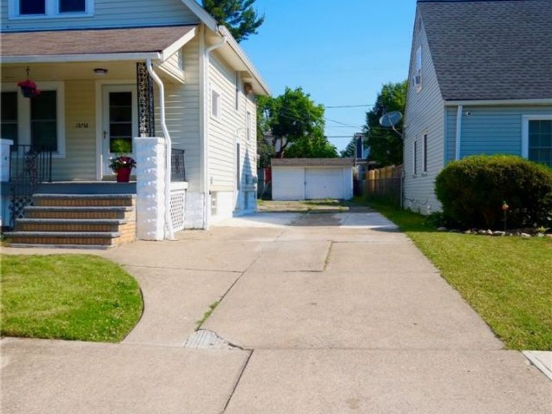 13716 Tyler Avenue, Cleveland, OH 44111 Photo 33