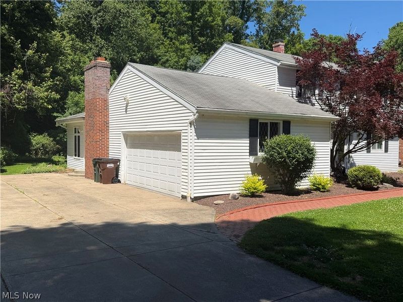 8094 Rolling Brook Road, Northfield, OH 44067 Photo 4