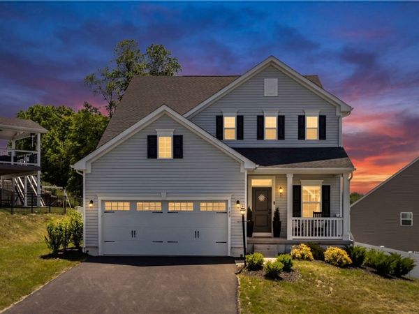 149 Woodsman Ridge Dr, Zelienople, PA 16063