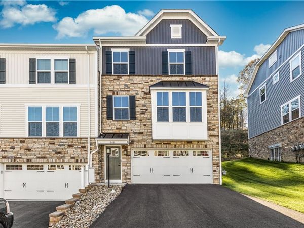 143 Moyer Hill Dr , Cranberry Twp, PA 16066