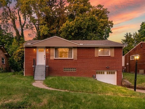 1735 Norsen Dr , Pittsburgh, PA 15243