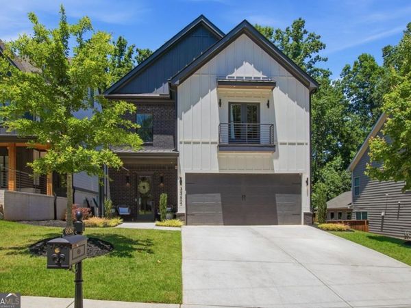 3562 S Sherwood Road SE, Smyrna, GA 30082