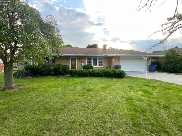 209 Parkview Drive, Walbridge, OH 43465
