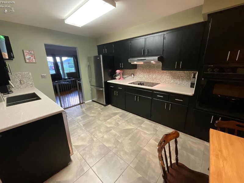 209 Parkview Drive, Walbridge, OH 43465 Photo 10