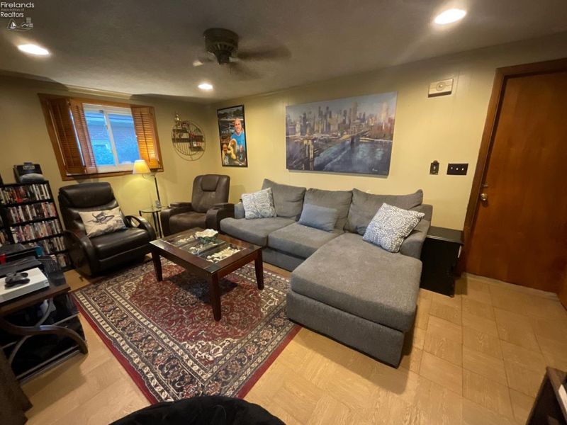 209 Parkview Drive, Walbridge, OH 43465 Photo 14