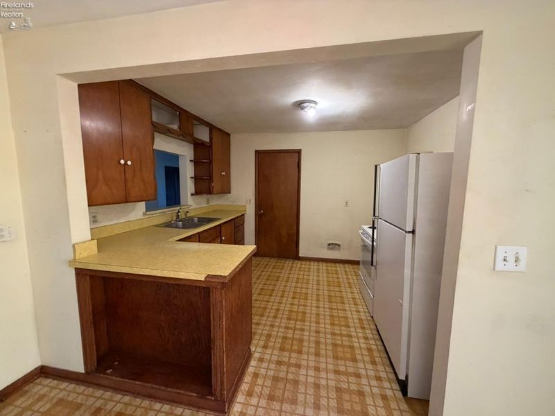 527 Washington Avenue, Huron, OH 44839 Photo 12