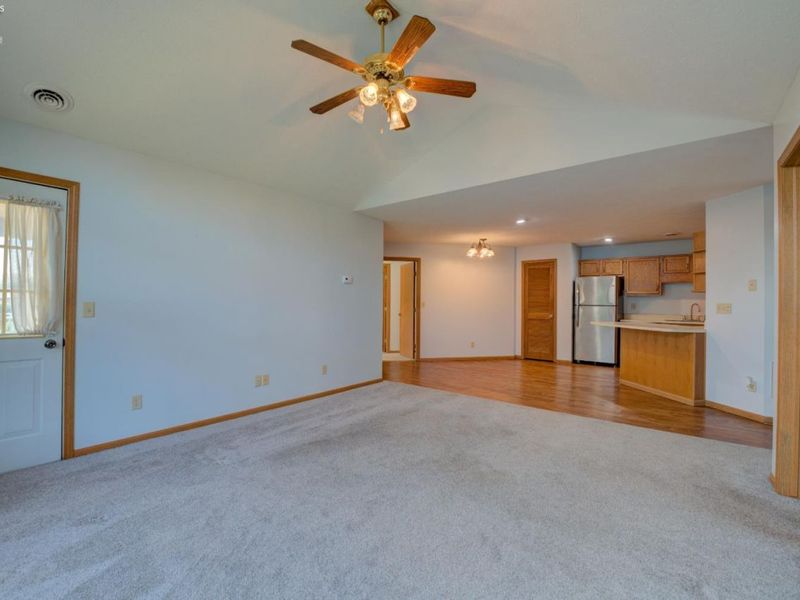 212 Crestwood, Willard, OH 44890 Photo 2