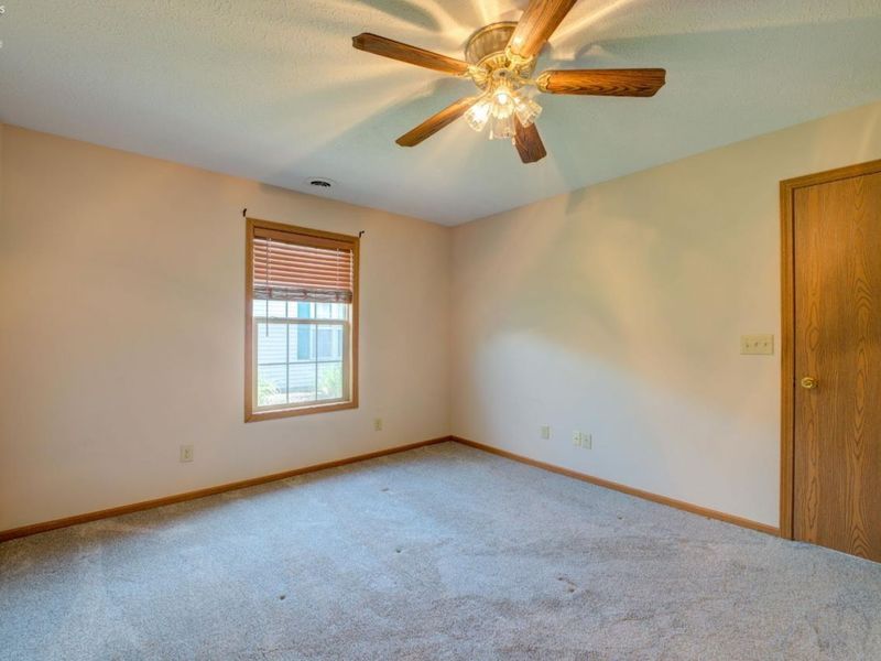 212 Crestwood, Willard, OH 44890 Photo 22