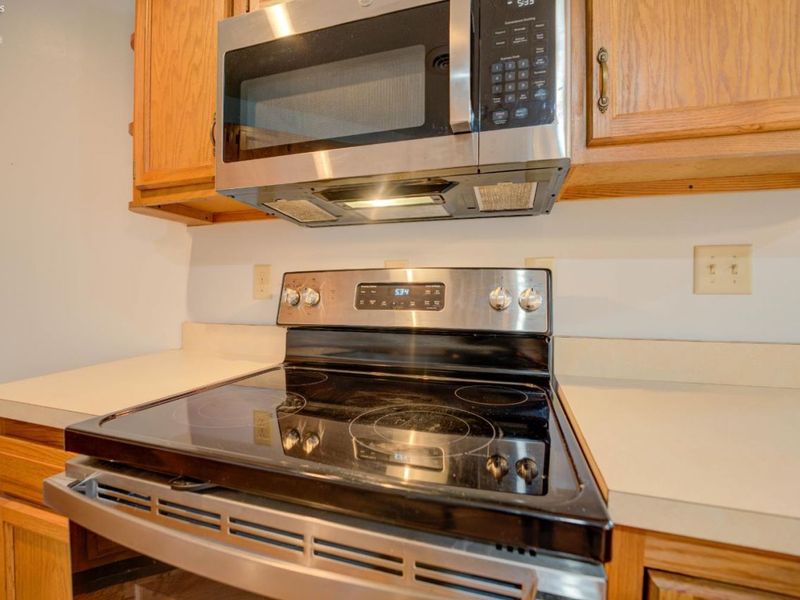 212 Crestwood, Willard, OH 44890 Photo 4
