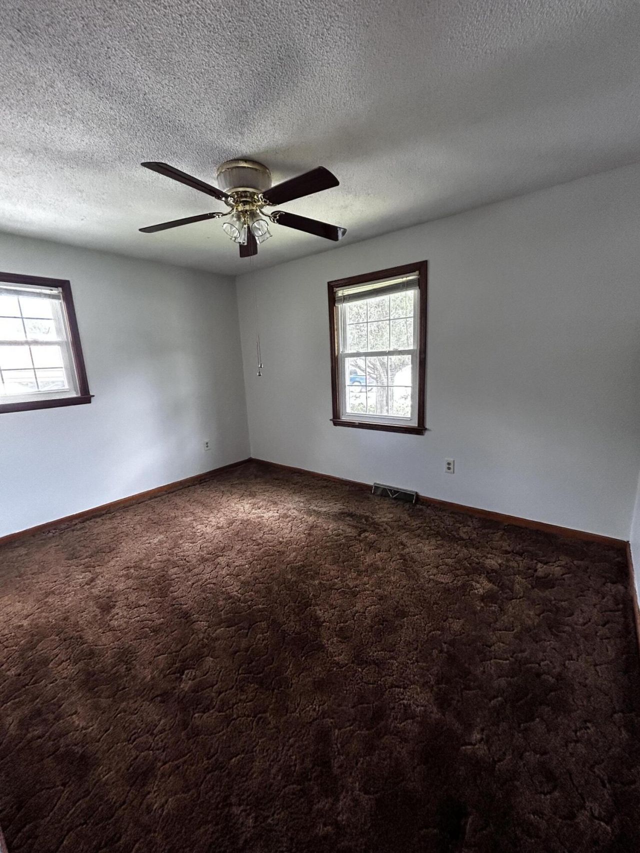 4722 Foxwood Drive Photo 7