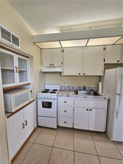 8101 Country Rd , Unit 201, Fort Myers, FL 33919 Photo