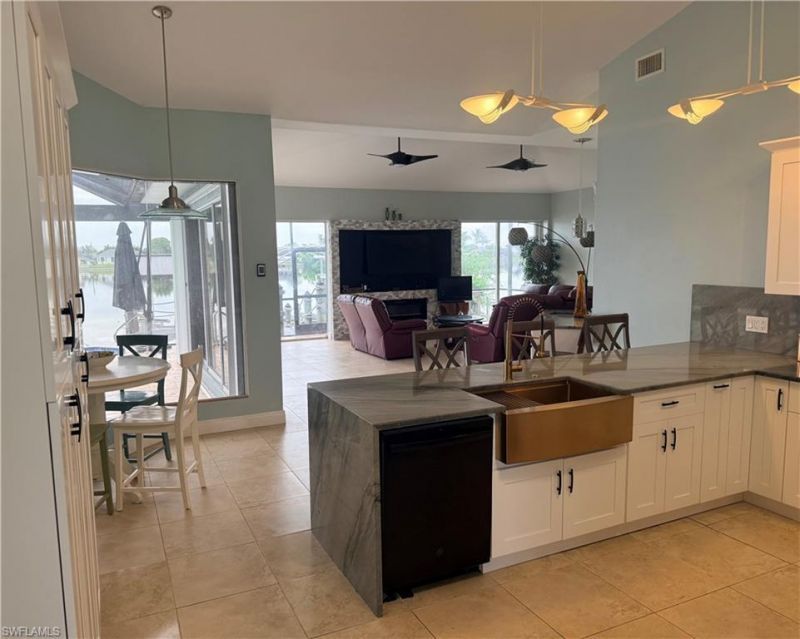247 SE 6th St, Cape Coral, FL 33990 Photo