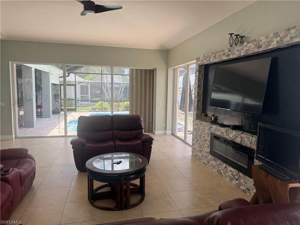 247 SE 6th St, Cape Coral, FL 33990 Photo