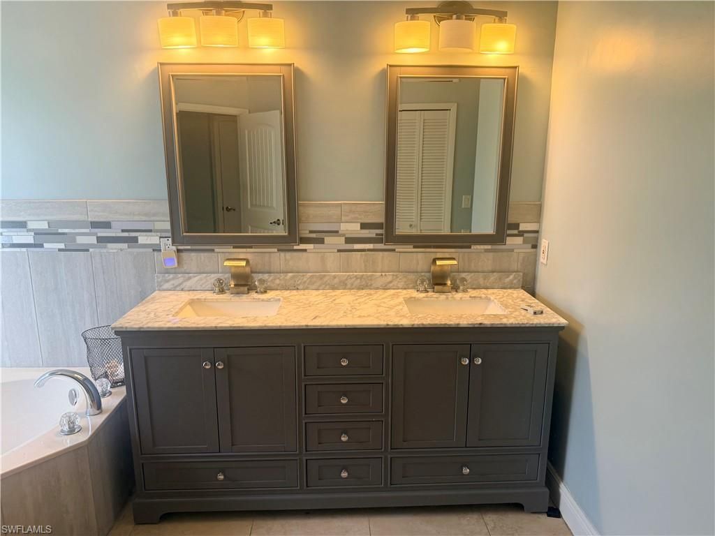 247 SE 6th St, Cape Coral, FL 33990 Photo