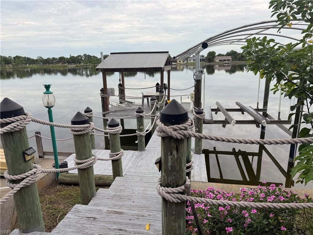 247 SE 6th St, Cape Coral, FL 33990 Photo