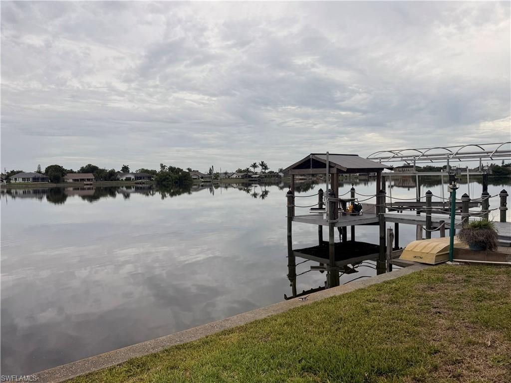 247 SE 6th St, Cape Coral, FL 33990 Photo