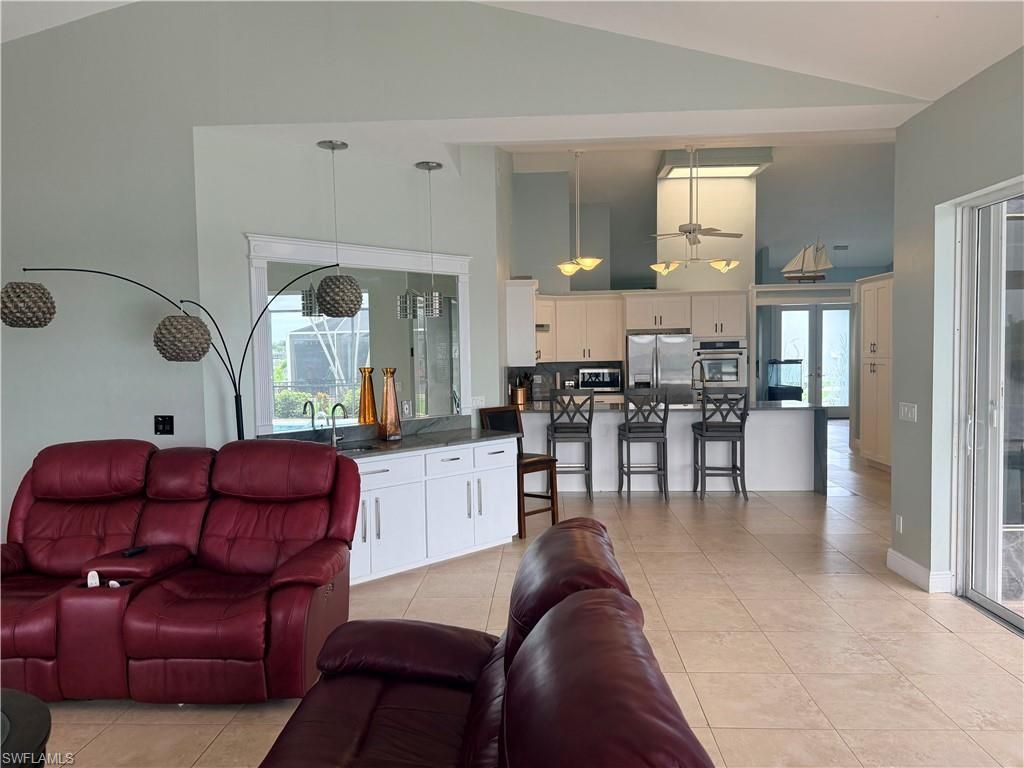 247 SE 6th St, Cape Coral, FL 33990 Photo