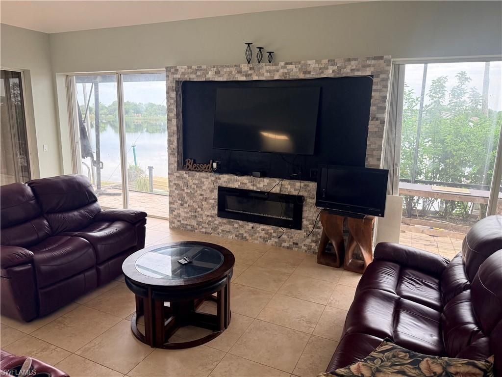247 SE 6th St, Cape Coral, FL 33990 Photo