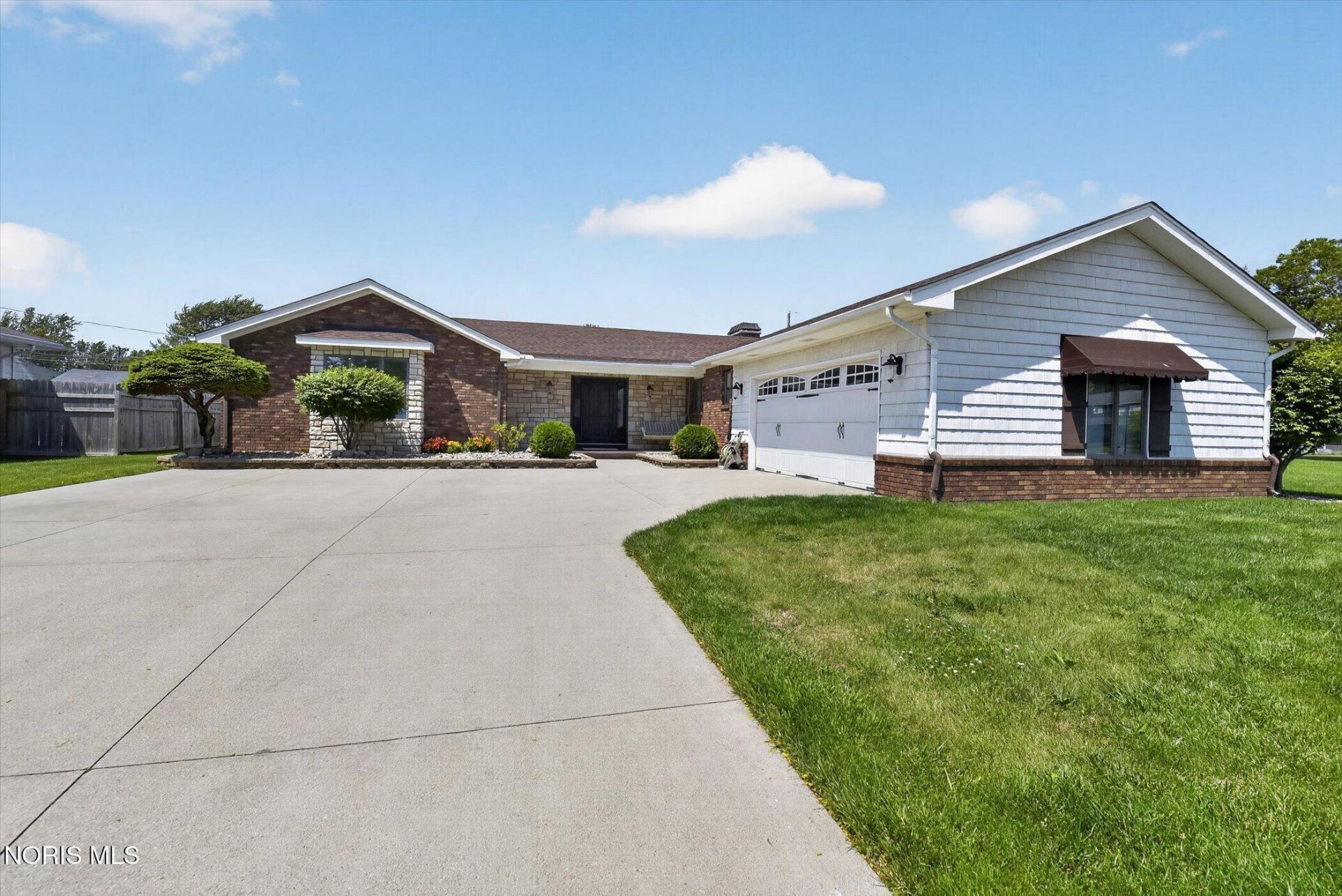 3263 Beachwood Drive, Oregon, OH 43616 Main Photo