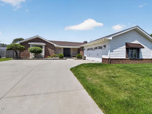 3263 Beachwood Drive , Oregon, OH 43616
