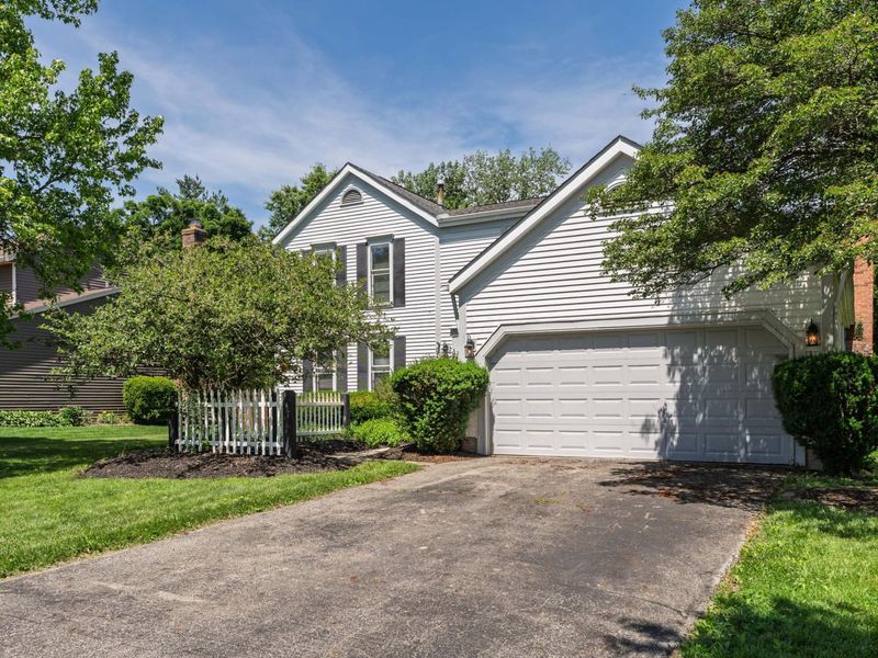 488 Green Meadows Drive W, Powell, OH 43065 Photo 1