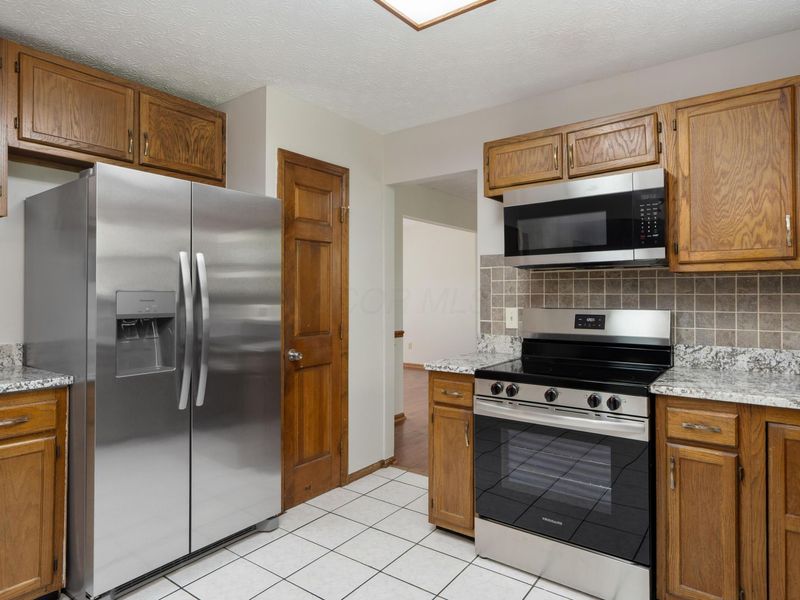 488 Green Meadows Drive W, Powell, OH 43065 Photo 13