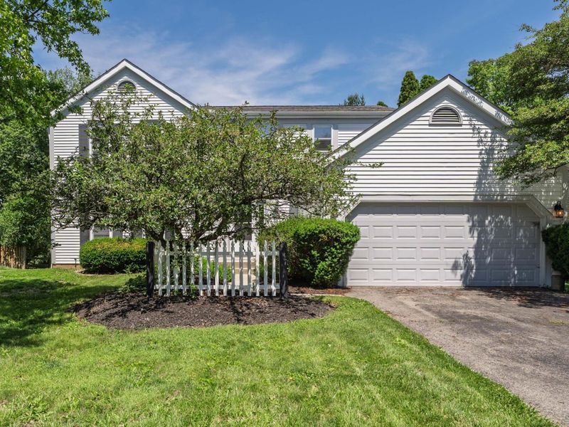 488 Green Meadows Drive W, Powell, OH 43065 Photo 3