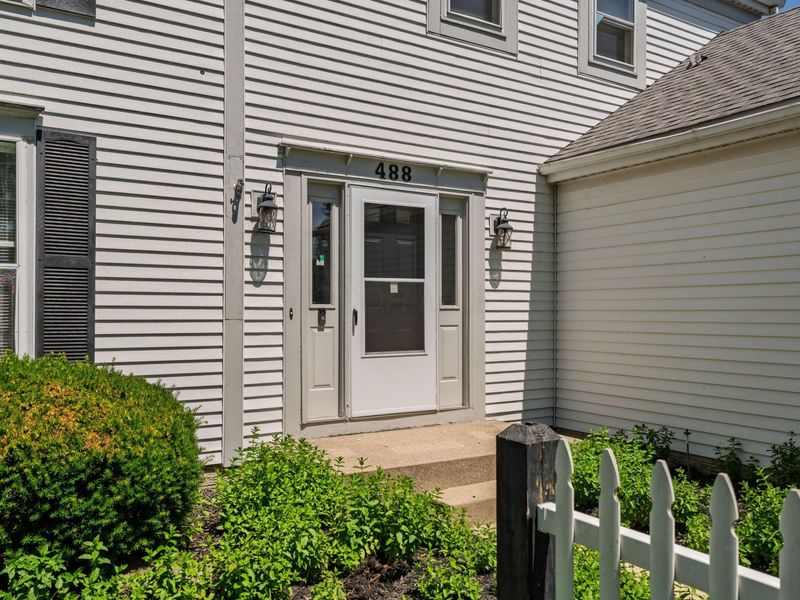 488 Green Meadows Drive W, Powell, OH 43065 Photo 4