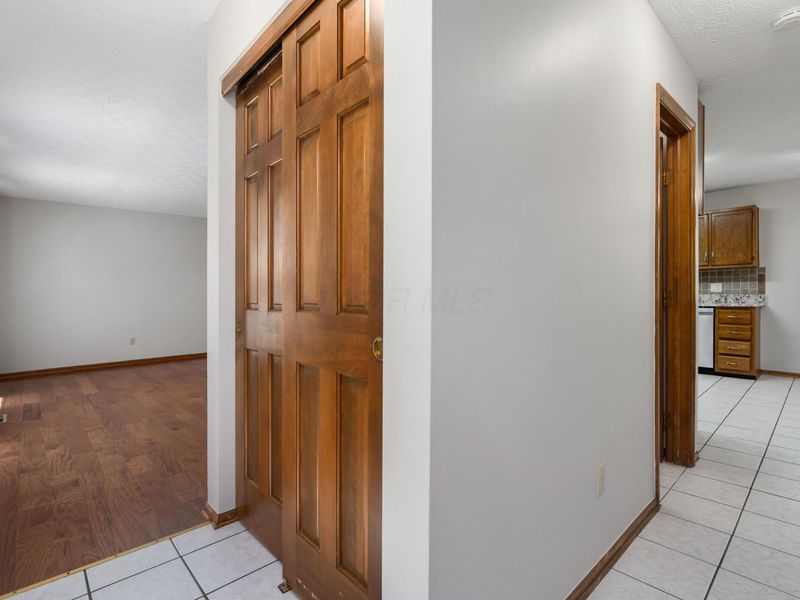 488 Green Meadows Drive W, Powell, OH 43065 Photo 5
