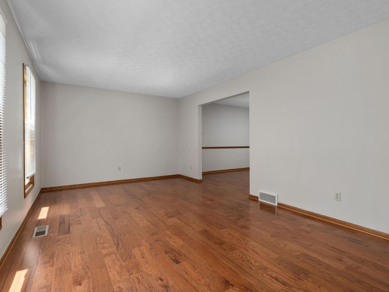 488 Green Meadows Drive W, Powell, OH 43065 Photo 6