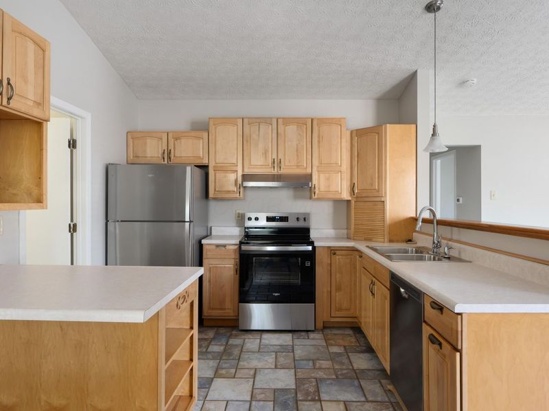1953 Starbridge Court , Columbus, OH 43235 Photo 10