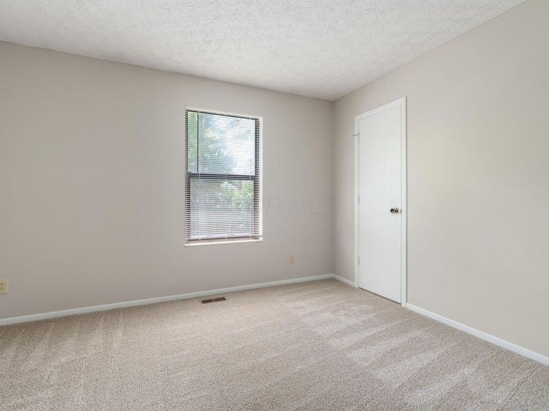 1953 Starbridge Court , Columbus, OH 43235 Photo 18