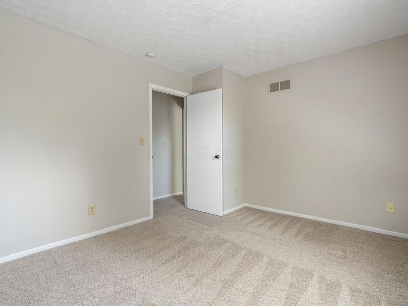 1953 Starbridge Court , Columbus, OH 43235 Photo 19