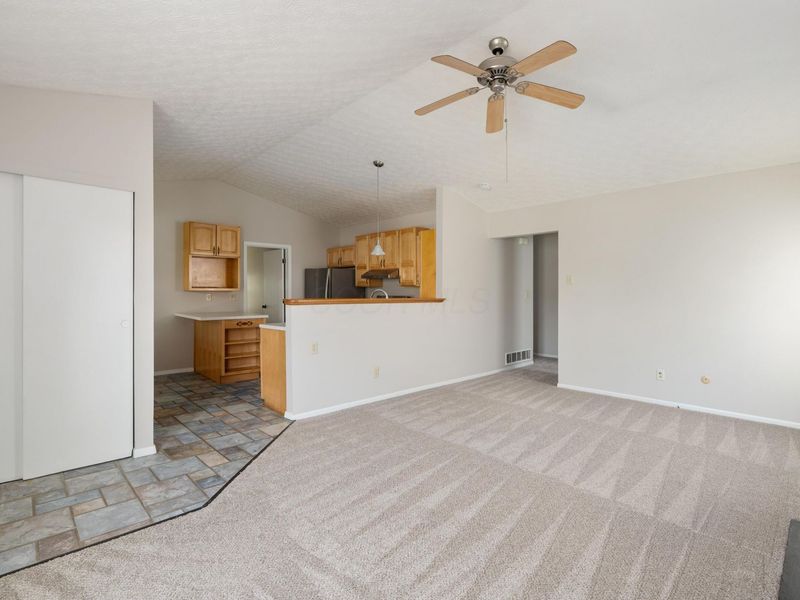 1953 Starbridge Court , Columbus, OH 43235 Photo 9