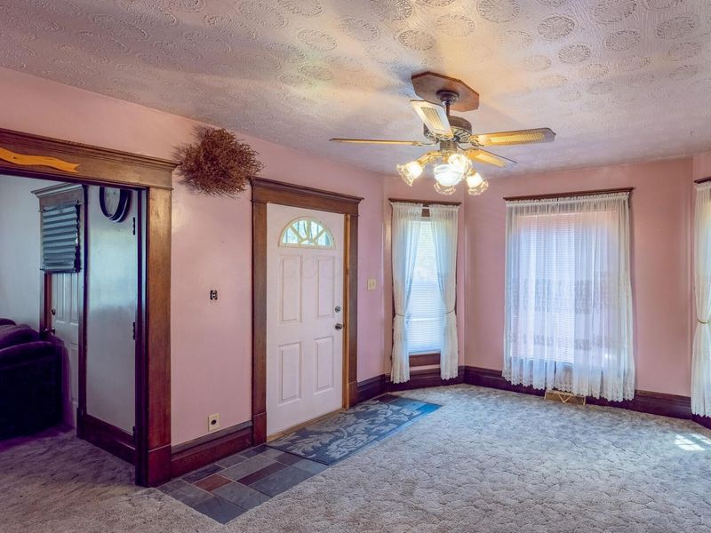 31 Prospect Street, Newark, OH 43055 Photo 3
