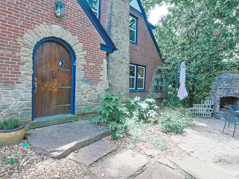 1649 Robinson Circle, Cincinnati, OH 45223 Photo 3